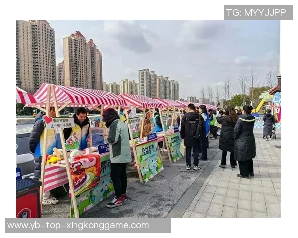 佩顿二世携手公益快闪活动免费发放食品杂货传递爱心温暖 佩顿二世携手公益快闪活动免费发放食品杂货传递爱心温暖