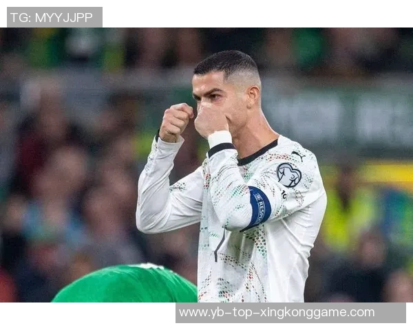 C罗因肘击染红被禁赛葡萄牙足协希望他下轮以观众身份出席比赛 C罗因肘击染红被禁赛葡萄牙足协希望他下轮以观众身份出席比赛