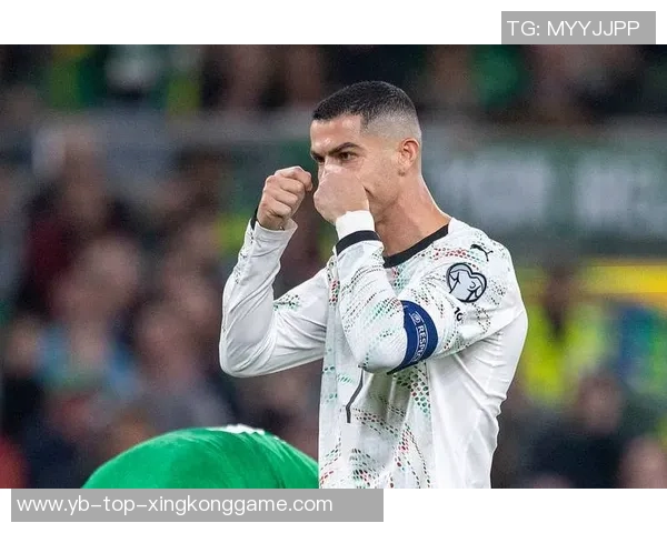 C罗因肘击染红被禁赛葡萄牙足协希望他下轮以观众身份出席比赛 C罗因肘击染红被禁赛葡萄牙足协希望他下轮以观众身份出席比赛